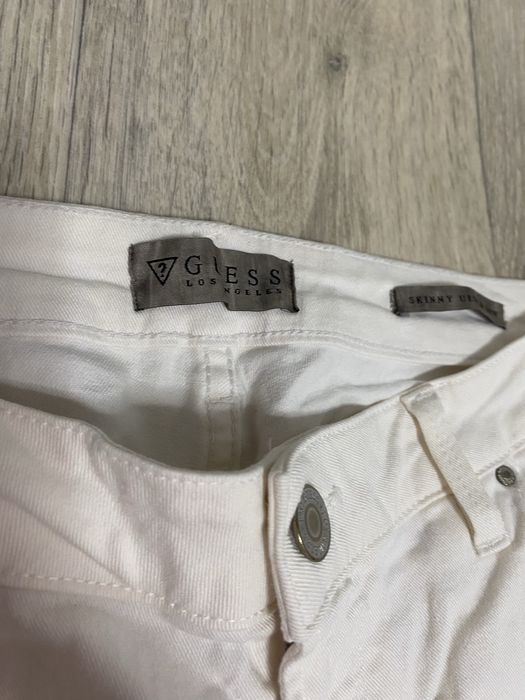Дънки Guess с мънисти