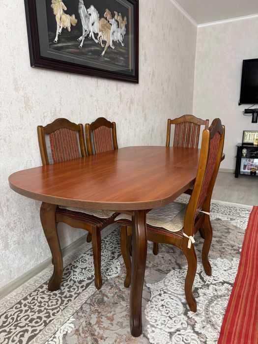 Продам стол со стульями