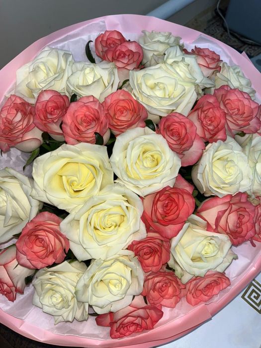 Свежие цветы яркие 36шт