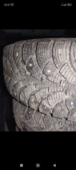 Продам 2 колеса без шипов 175/70/13