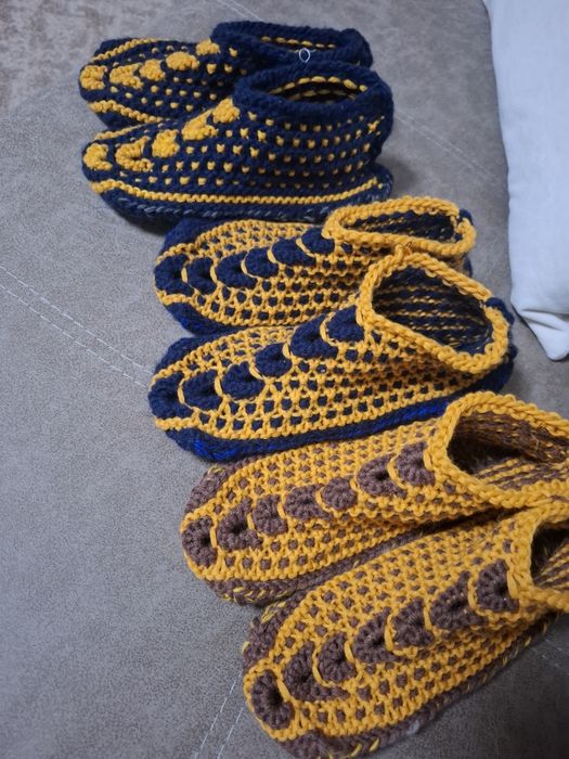 Вязаные тапочки.Ручная работа.