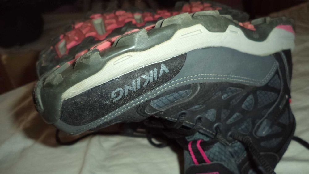 Продавам малко използвани зимни -дамски боти  - 38 номер