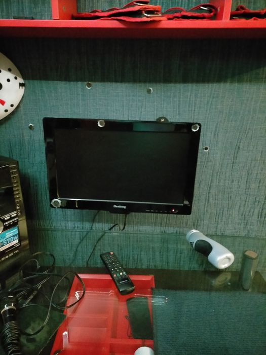 Продам музыкальный центр и телевизор