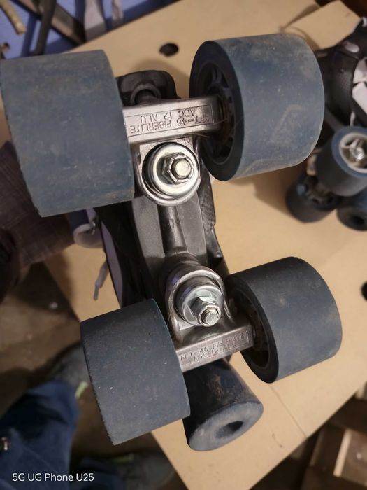 Продавам ролкови кънки