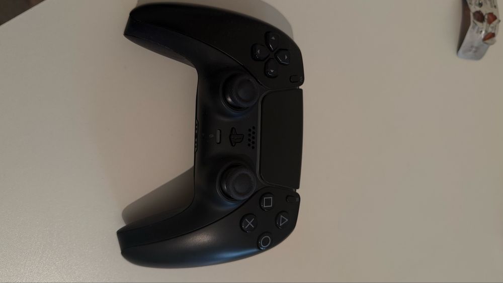Джостик на PS5 , срочно