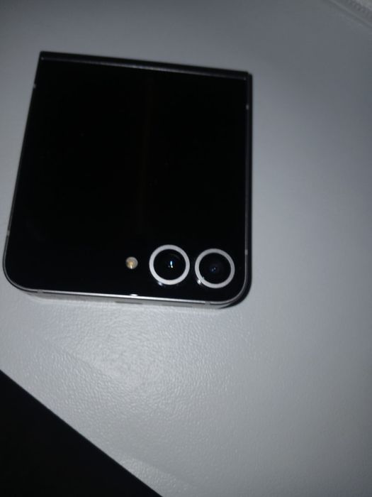 Samsung Z Flip 6 512 GB за части