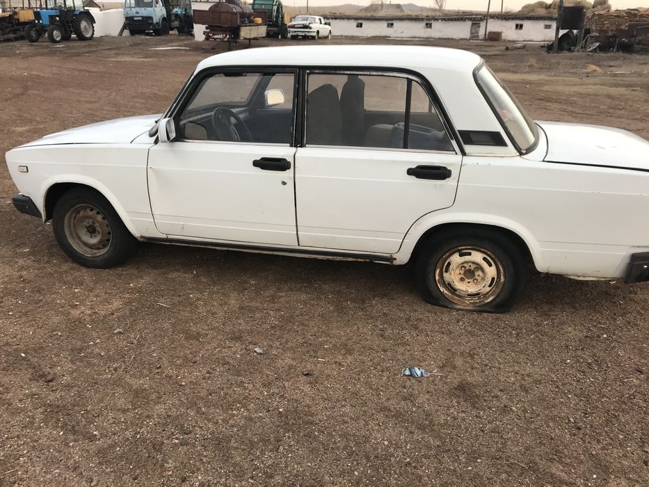 Продам ваз 2107 в нормальном состояний