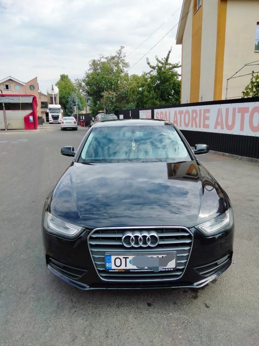 Vând Audi A4 B8 facelift