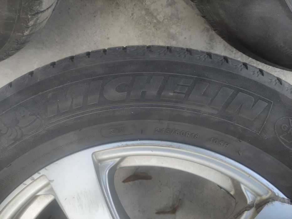 Джанти с летни  гуми 5х114.3  245/60/18