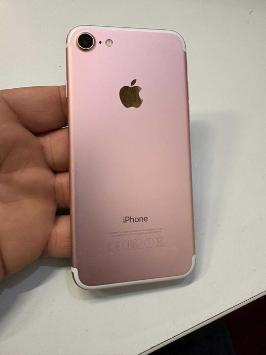 Vând telefoane iphone 7