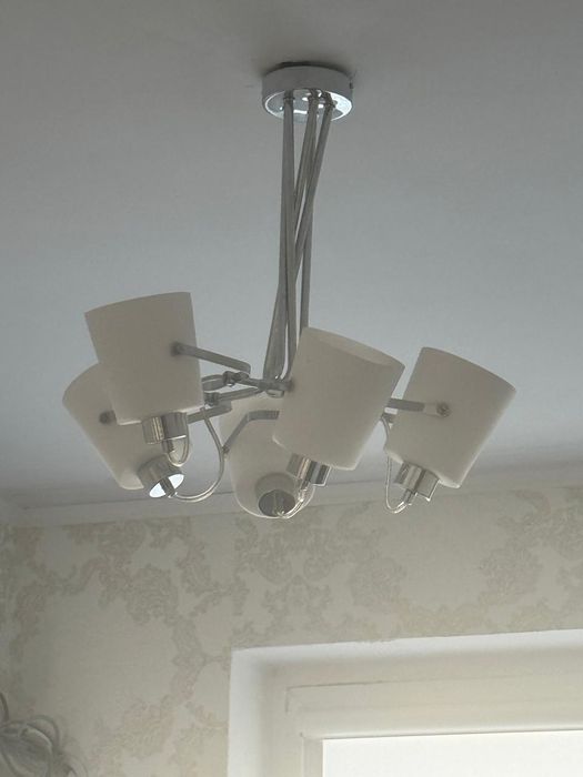 Продаются люстры