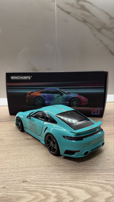 Macheta Porsche 911 Minichamps 1:18