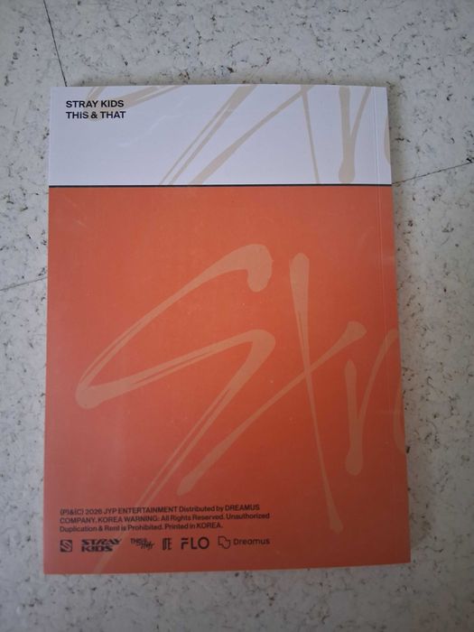 Photobook stray kids this and that + CD