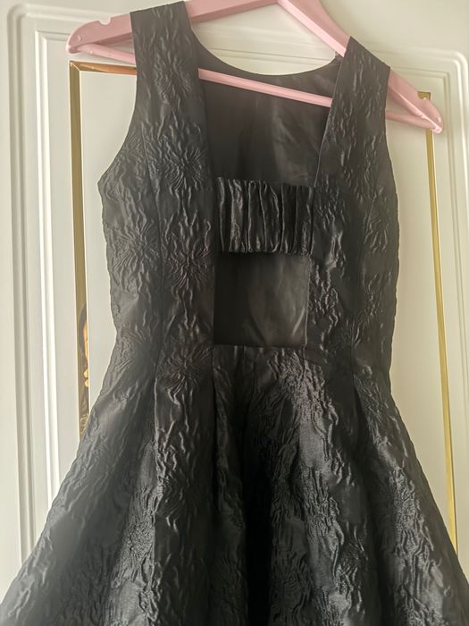 Новое платье на девочку xs HM