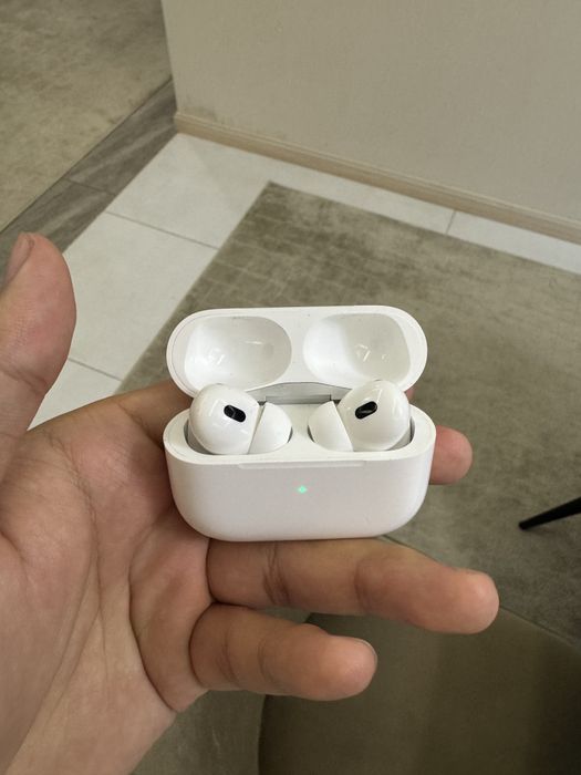 Airpods pro 2 generation sotiladi srochna!!!