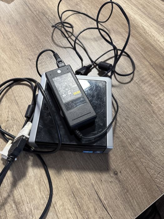 Mini Pc  Fujitsu Esprimo q900 Intel I3 2 GB Ddram 3 HDD 320 gb