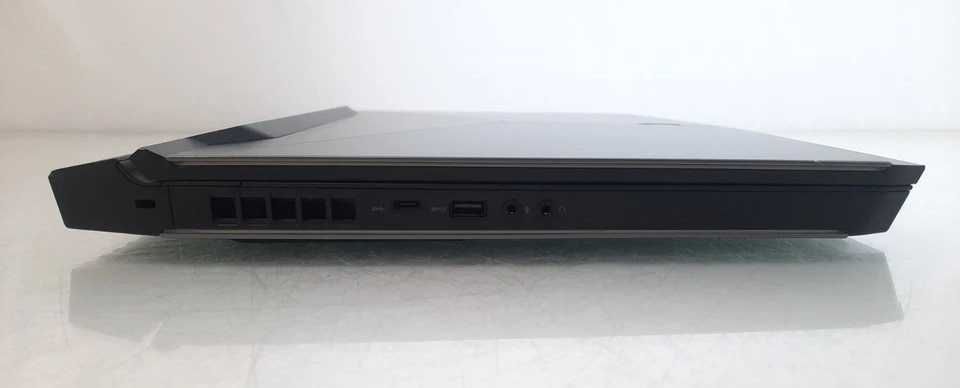 Alienware/Core i7-7820HK/GTX 1080 8GB 200W/16GB RAM/512G SSD/QHD 120hz