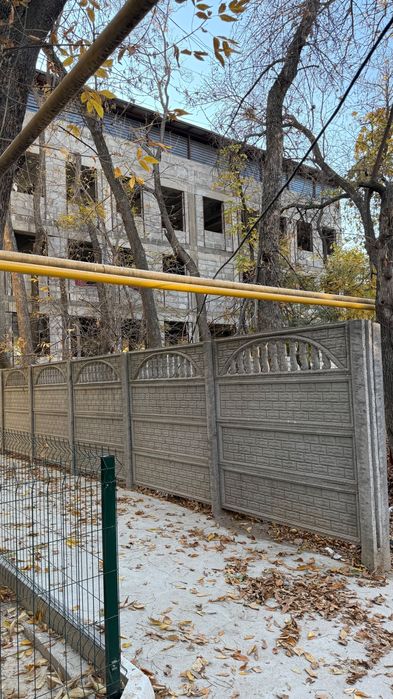 Noturar bino sotiladi