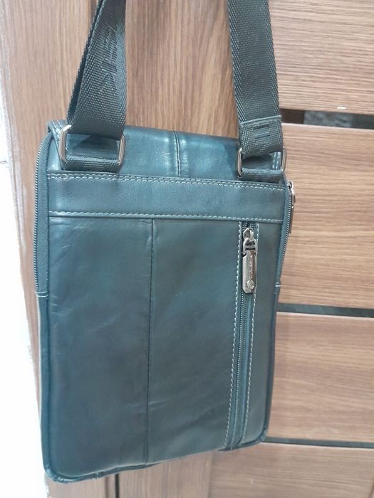 Продам Кожаную Барсетку