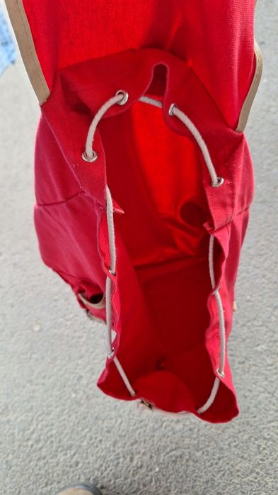 Rucsac deosebit rosu