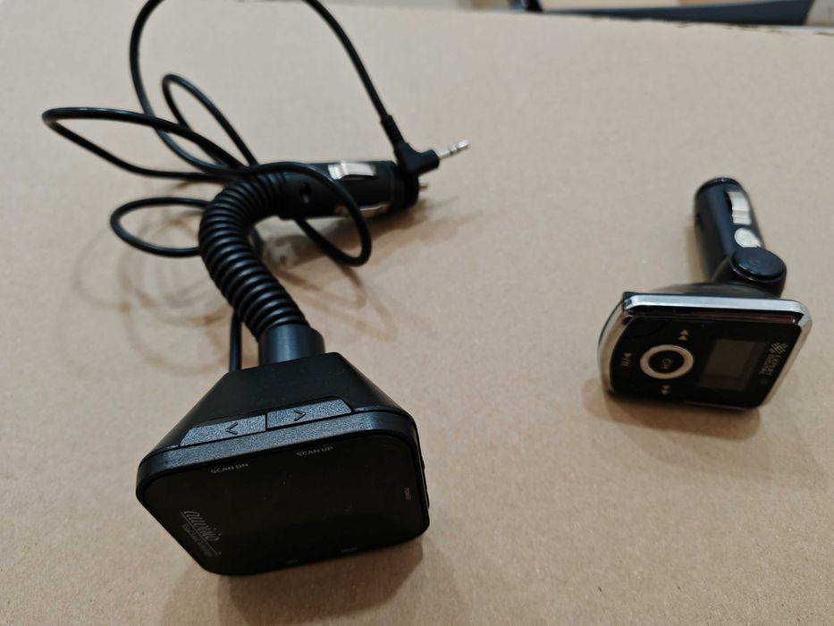 Gadget-uri și Electronice Utile – Pet Tracker, Walkie-Talkie Îngrijire