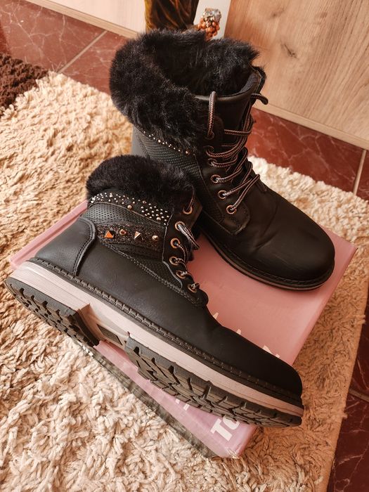 Продавам дамски боти .Естествен напук.Tendenz.Ботите са много запазени