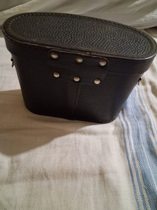 Продавам кутия за бинокъл