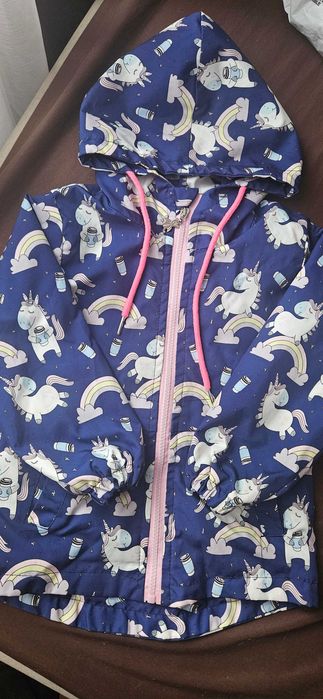 Продам курточки на девочку