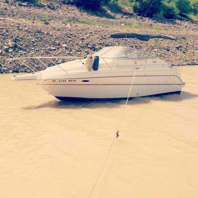 Продам яхту maxum 2400scr