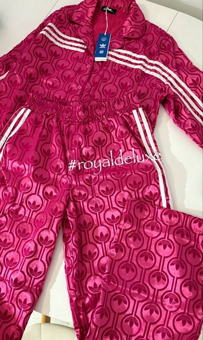 Trening dama, pe stoc