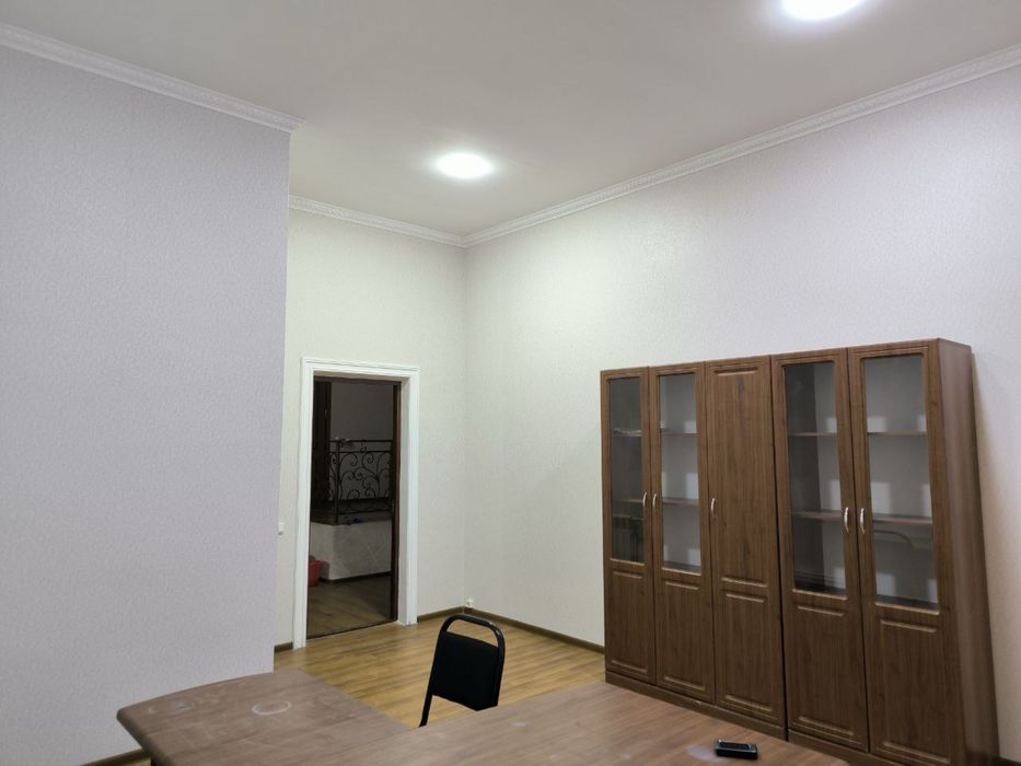 Аренда под Офис С Мебелью! 20кв м! Улица Арнасай( Пионерский) 316у.е