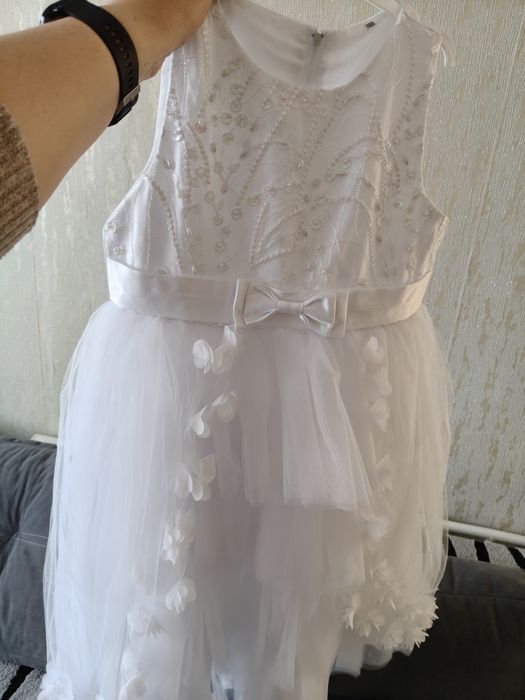 Продам платье на девочку