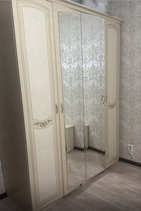 Продам спальный гарнитур