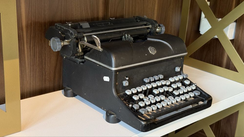 Masina se scris clasica in stare buna de functionare, a fost expusa ca