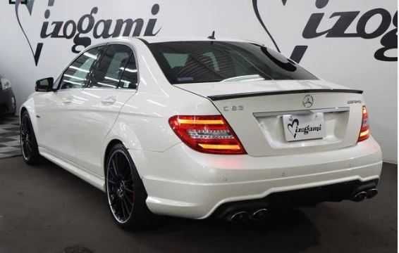 Eleron portbagaj spoilerlip sport Mercedes C Class W204 negru lucios