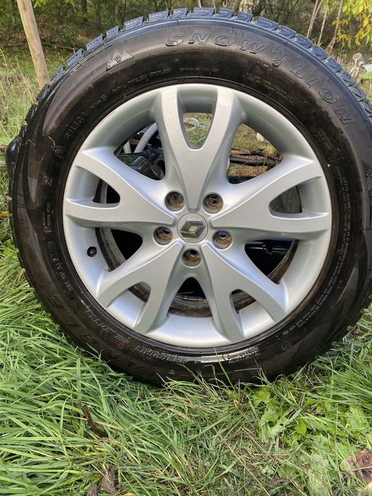 Джанти с гуми за Рено  Nissan SUV 225 60 17+ потерица