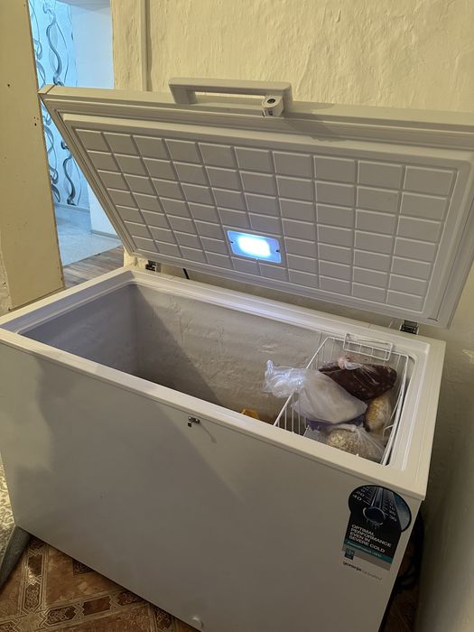 Продам морозильную камеру