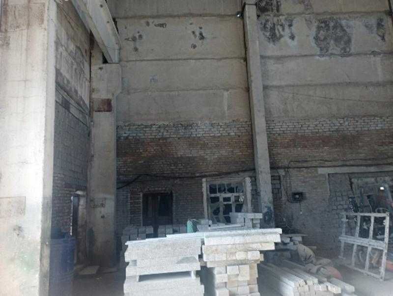 Qurilish mollari omborxonasi