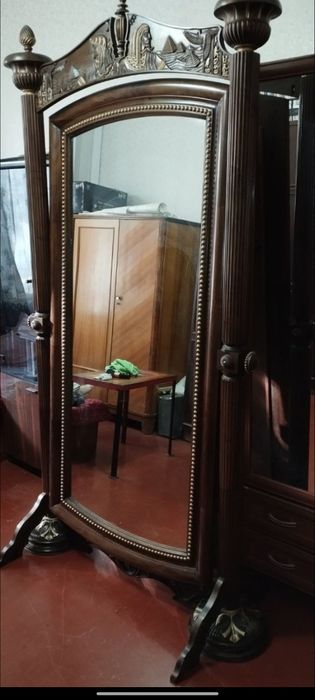 Напольное торшерное зеркало-трюмо