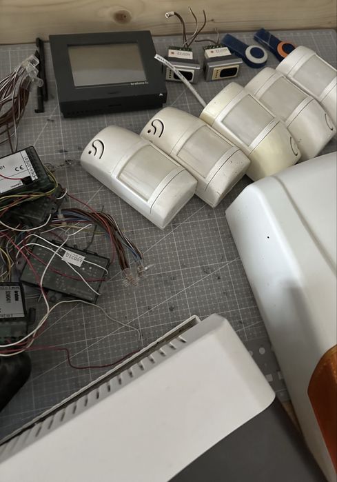 Nvr 16 canale e vision + camera plus sistem alarma