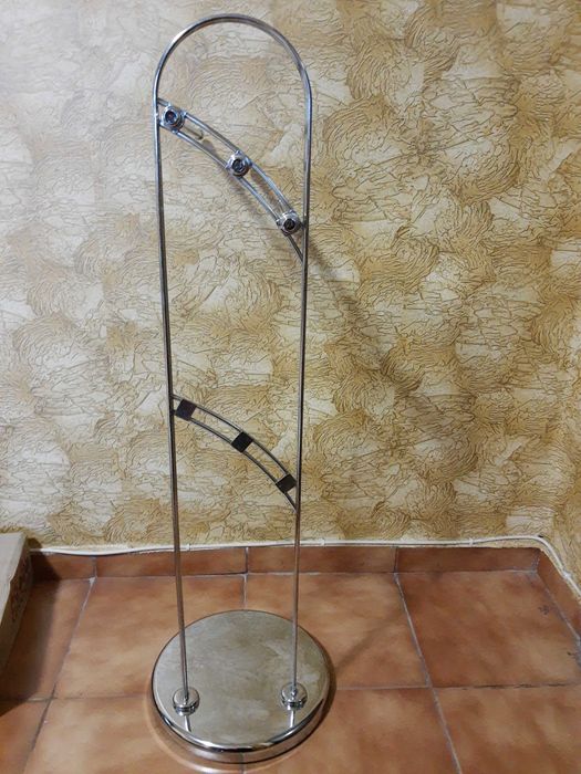 Поставка инокс,стояща за баня лукс за хавлии.