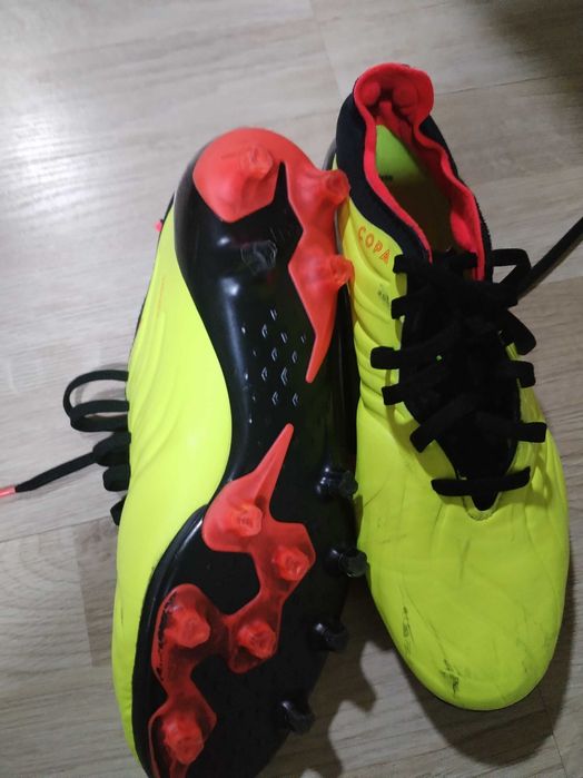 Ghete de fotbal adidas