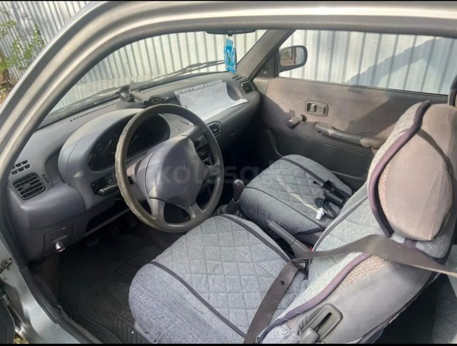 Ниссан Микра 1995