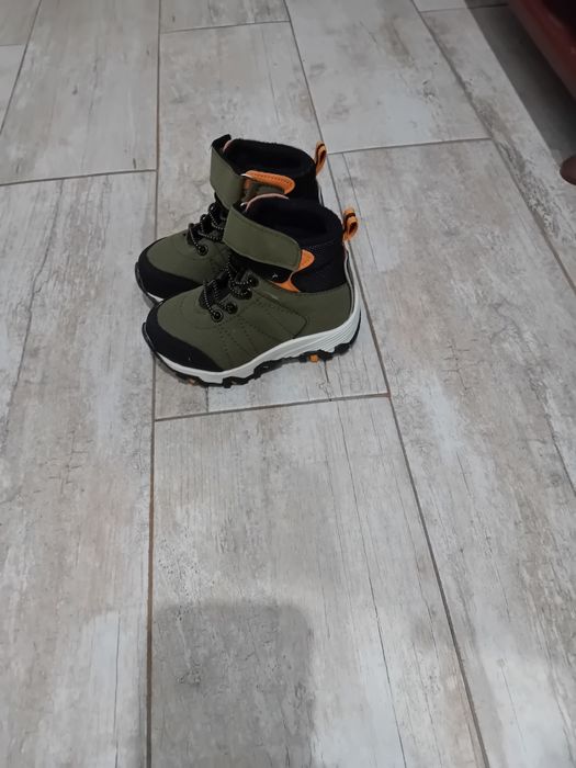 Детски ботуши...