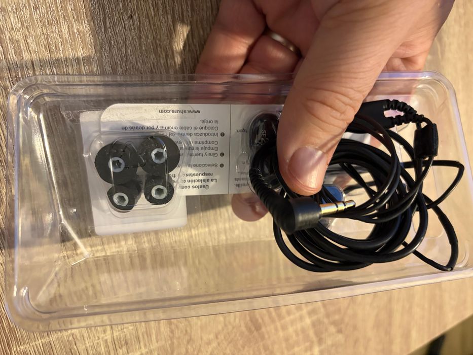 Casti Shure SE215-K-EFS