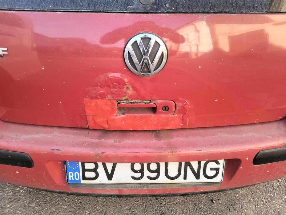 Vând golf 4 motor 16 benzina azd pentru dezmembrari