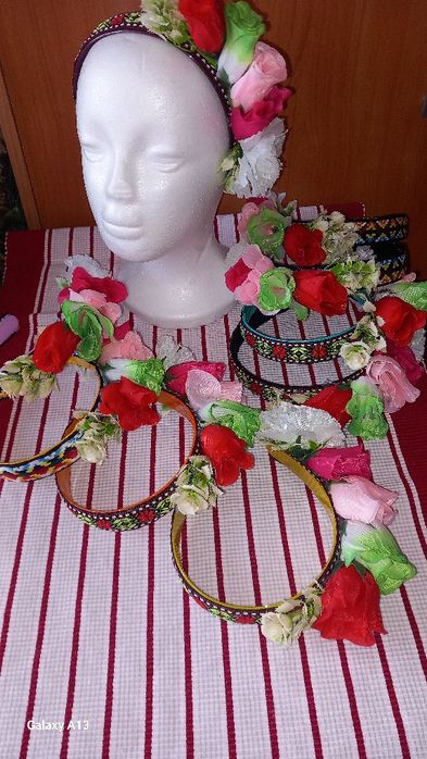 Предлагам красиви весели диадеми за различни поводи