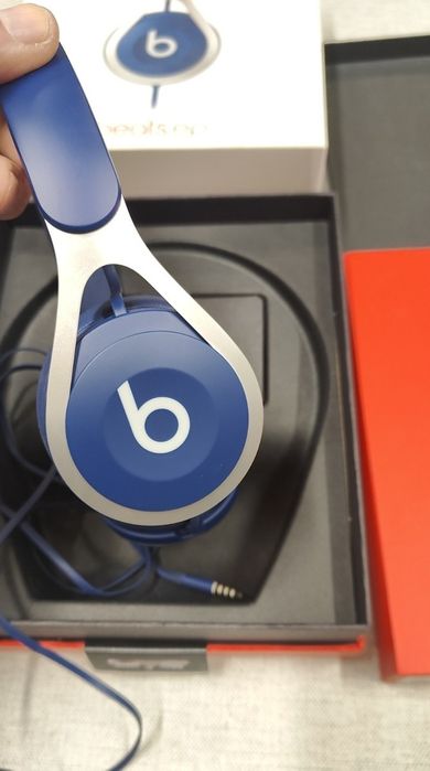 Casti Beats EP ca noi