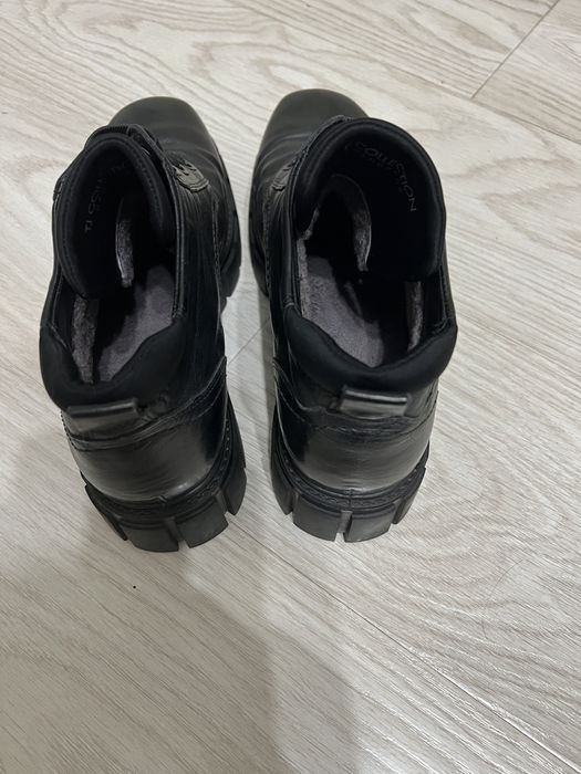 Продам зимние ботинки