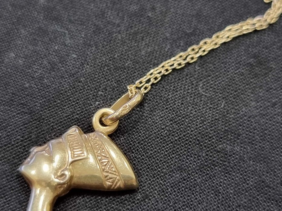 Златен Синджир, медальон